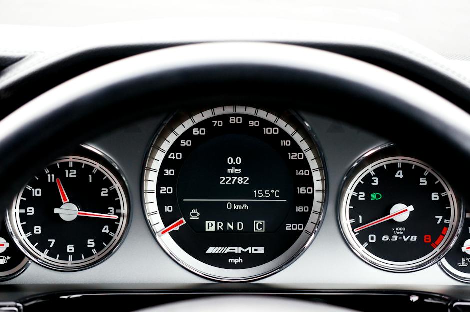 E63 AMG 자동차 경고등